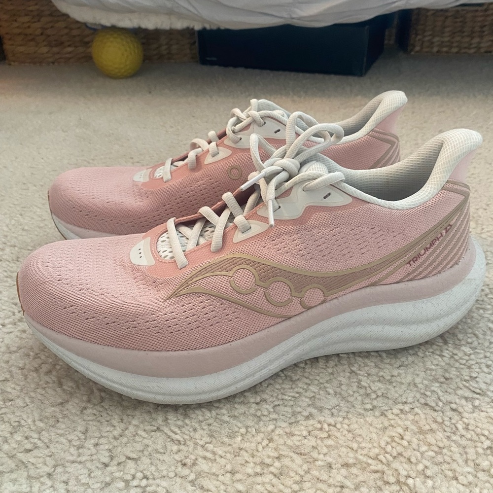 Saucony Women's Triumph 23 Pink and White Athletic Shoes